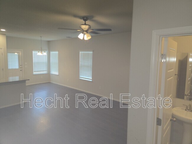 Foto del edificio - 3419 Haylee Grace Pl