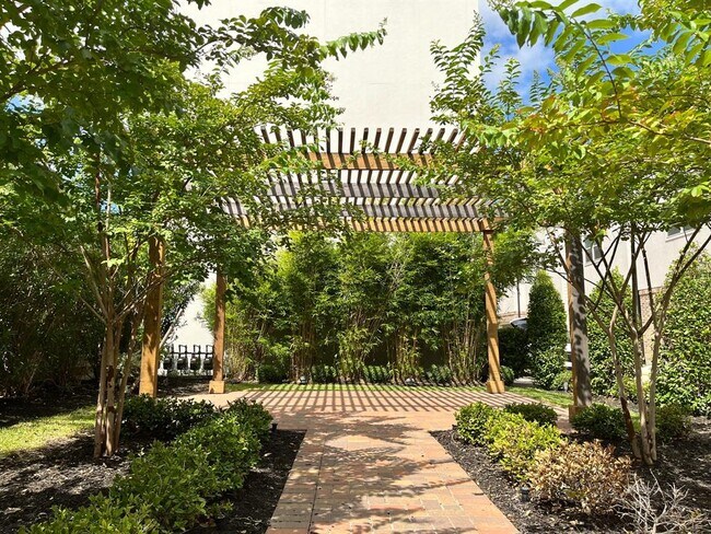 Foto del edificio - 1278 N Post Oak Rd