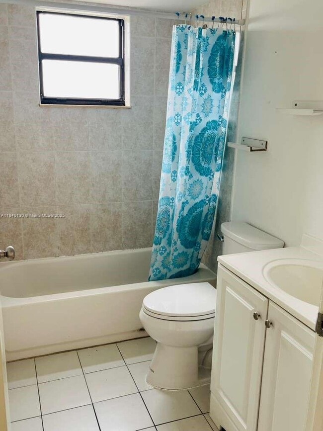 Foto del edificio - 8075 NW 7th St