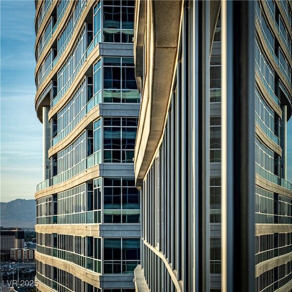 Foto del edificio - 4575 Dean Martin Dr