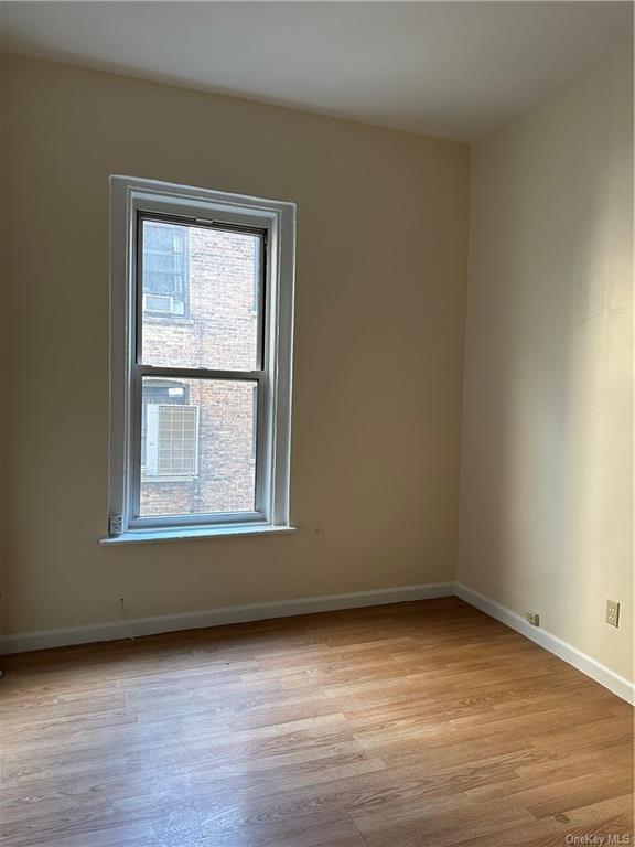 Building Photo - 515 W 111th St