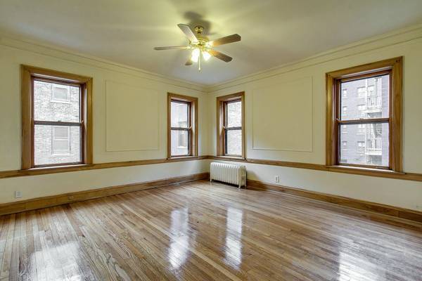 Building Photo - 1348-1350 E Hyde Park Blvd