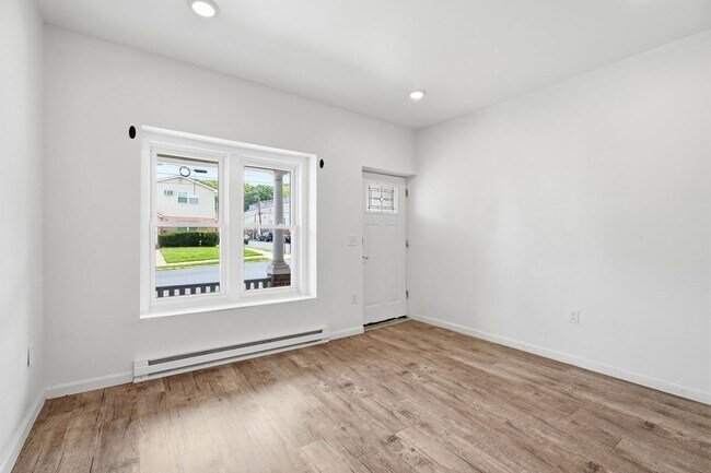 Building Photo - 226 Carlisle
