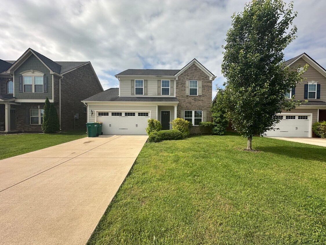 Primary Photo - Charming 3BR 2.5BA Home Within Walking Dis...