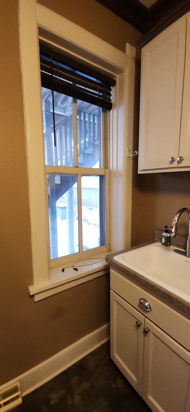 Building Photo - 1734 N Pulaski St