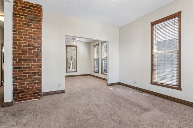 Foto del edificio - 1313 S 32nd St