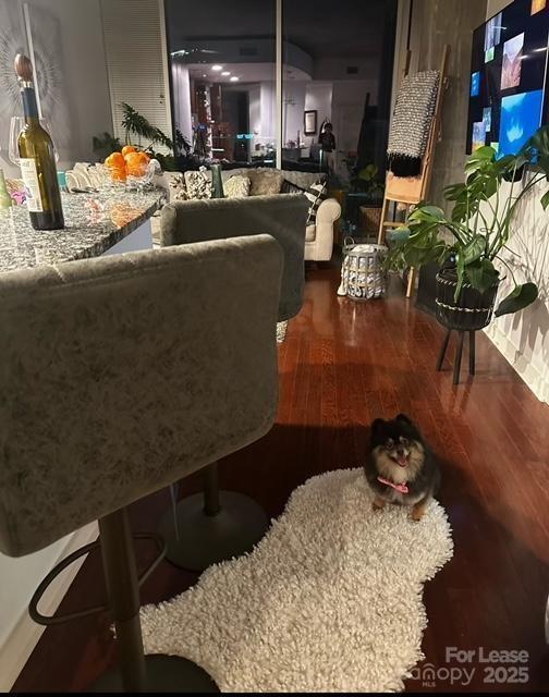 Foto del edificio - 210 N Church St