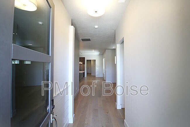 Foto del edificio - 3845 S Eckert Rd