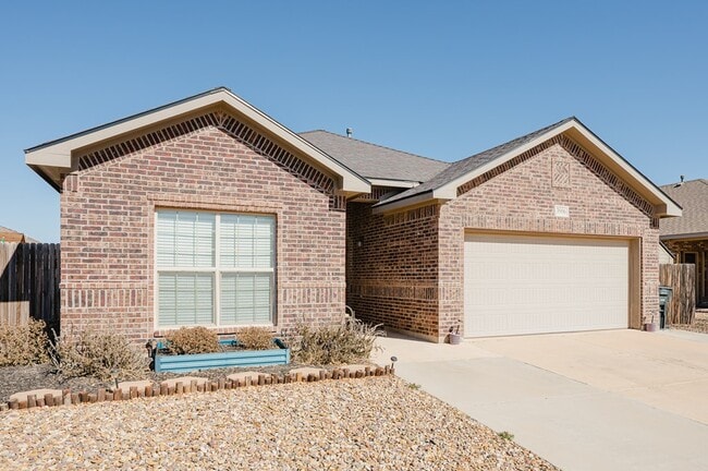 Building Photo - 3906 Oporto St