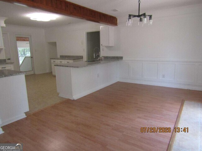 Foto del edificio - 513 Juniper Way