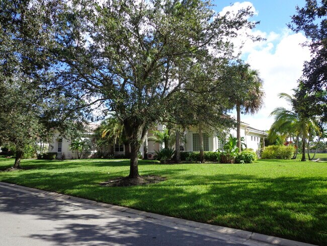 Building Photo - 17265 Gulf Pine Cir