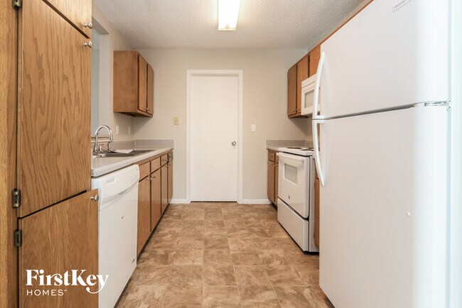 Foto del edificio - 7608 Lake Vista Ln