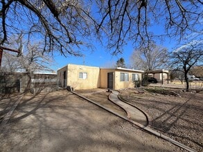 Building Photo - 9205 Shoshone Rd NE