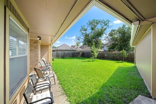 Building Photo - 3415 Ashfield Dr