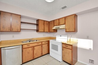 Building Photo - 19214 Cypress River Dr