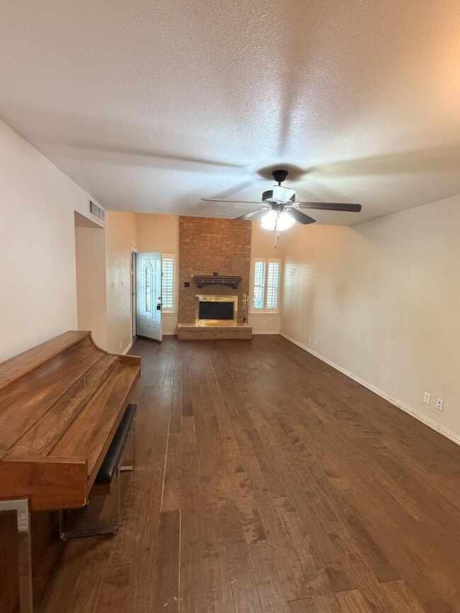 Building Photo - 4309 Village Way
