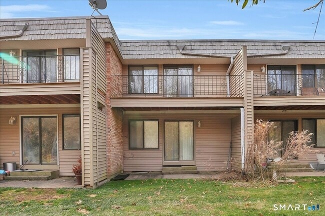 Building Photo - 10 Briar Ct