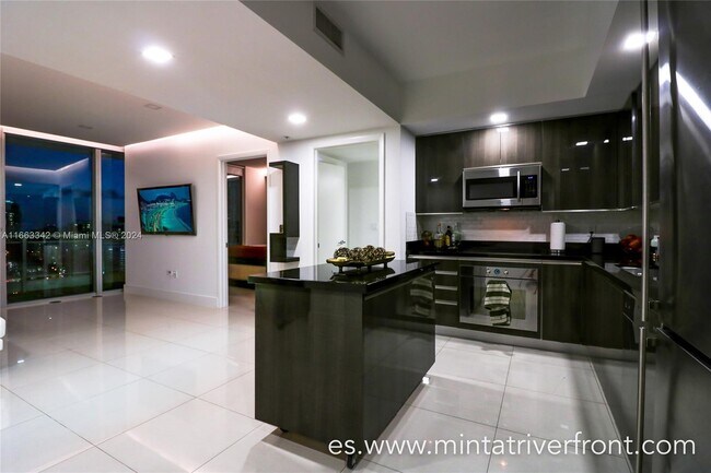 Foto del edificio - 92 SW 3rd St