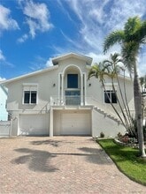 Building Photo - 14007 Vivian Dr