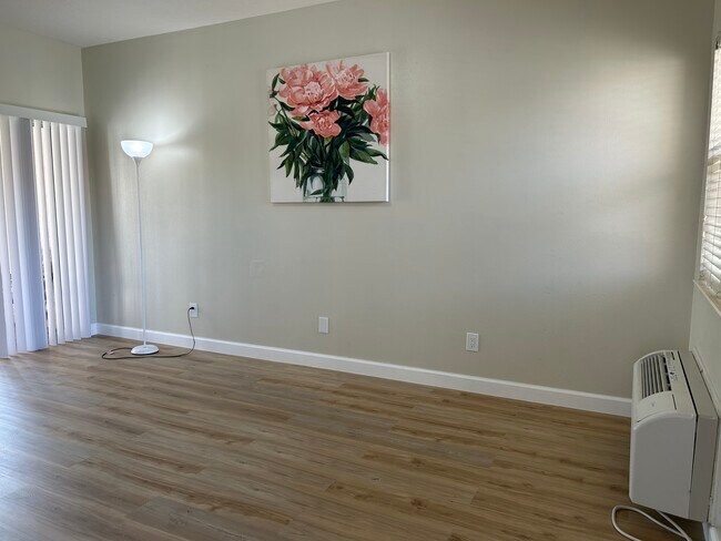 Foto del edificio - 10059 Perfect Dr