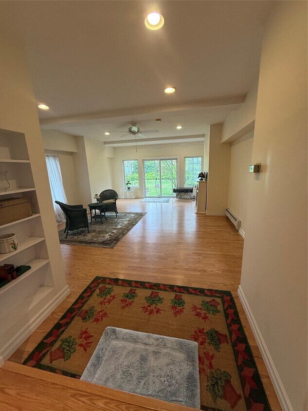 Foto principal - 21 Murray Dr
