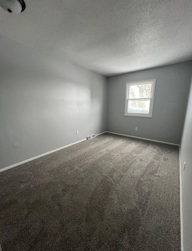 Foto del edificio - 5437/5439 N Linwood Ave