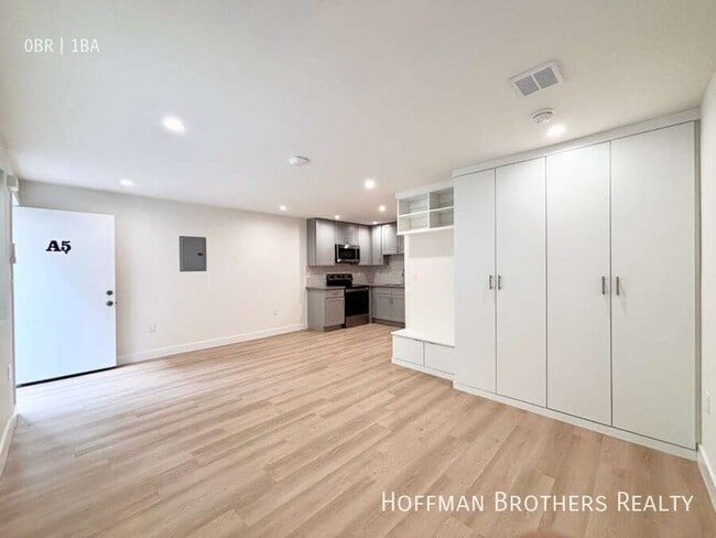 Building Photo - 6738 Independence Ave