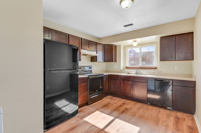 Building Photo - 2BD/1BA in Park Hill Neighborhood!