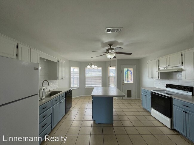 Foto del edificio - 4 br, 2 bath House - 4200 Waterproof Drive