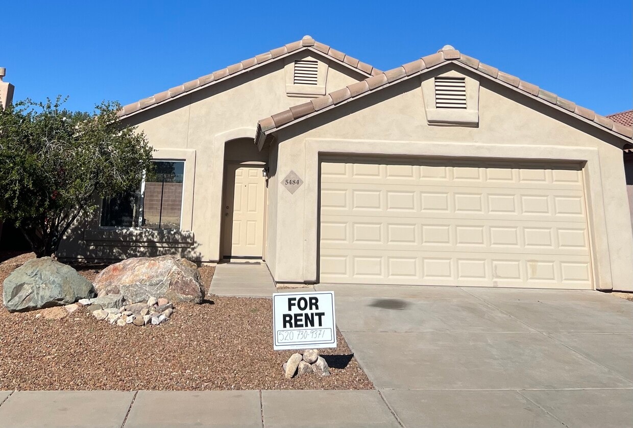 Foto principal - 5484 W Dove of Peace Dr