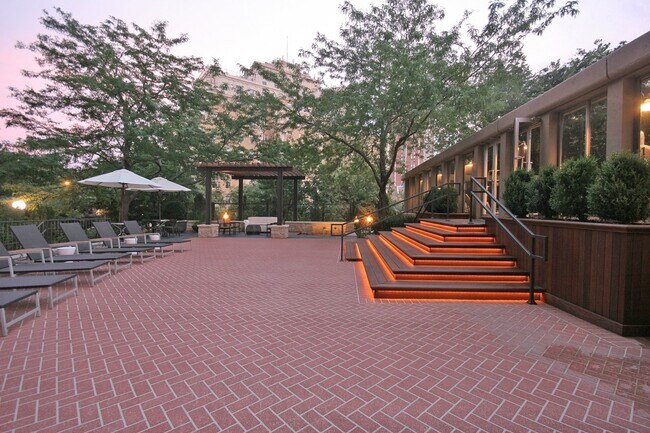 Foto del edificio - 1960 N Lincoln Park W