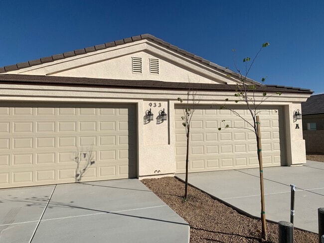 933 Sheldon Ave