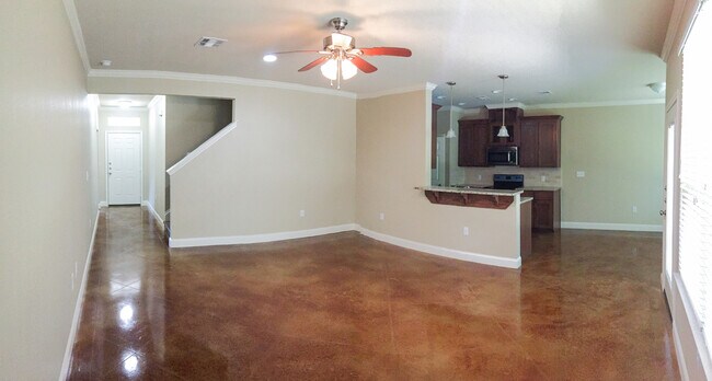 Building Photo - 2933 Savannah Ct