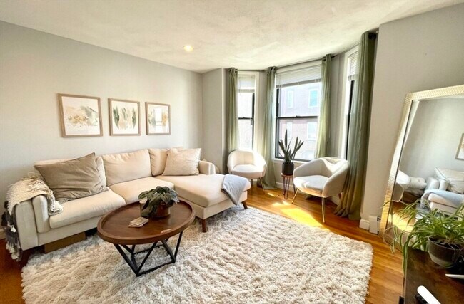 Foto del edificio - 104 H St