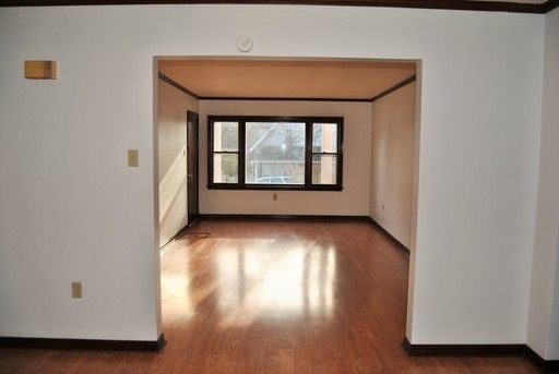 Building Photo - Beautiful 2 BR in Flemington!