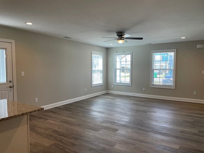 Building Photo - 1018 Judah Bear Blvd
