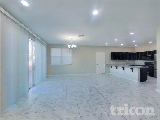 Foto del edificio - 3360 W Hayduk Rd