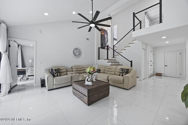 Foto del edificio - 7805 Baymeadows Cir W