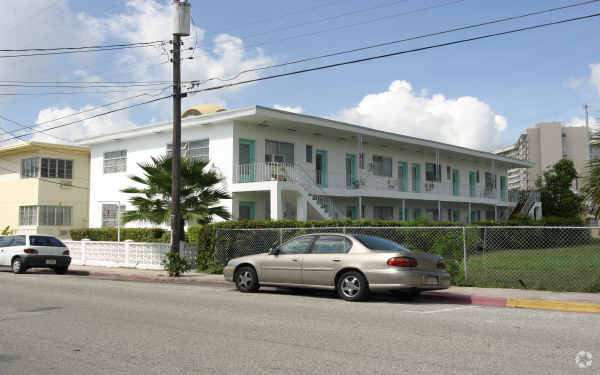 Building Photo - 7510 Carlyle Ave