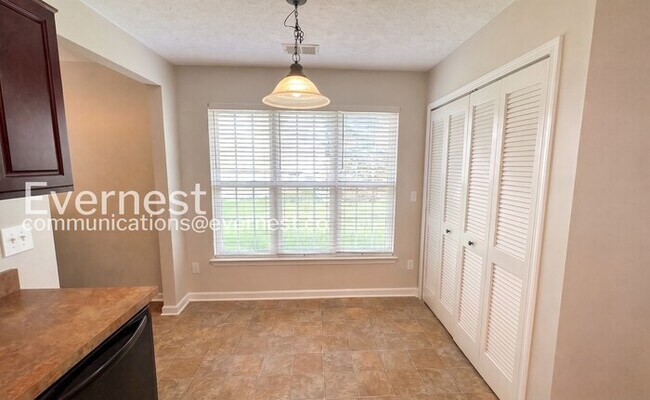 Foto del edificio - 2137 Maynard Ct