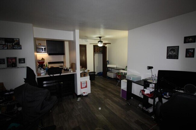 Building Photo - 5911 Spartan Dr. #1