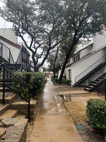 Foto del edificio - 13215 Emily Rd