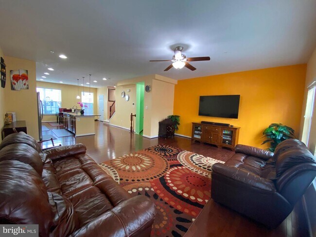 Building Photo - 6796 Green Mill Way
