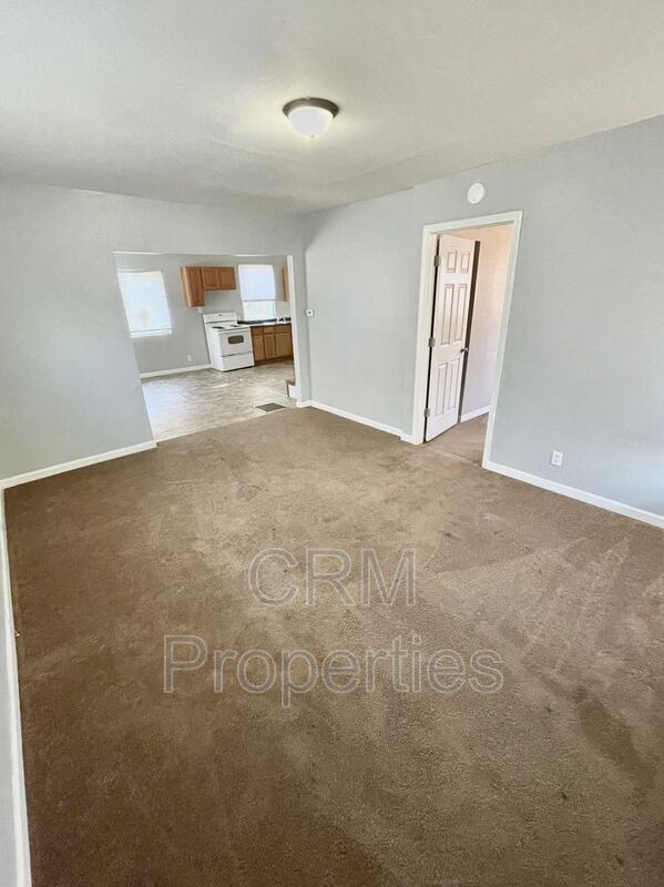 Building Photo - 1655 N Temple Ave