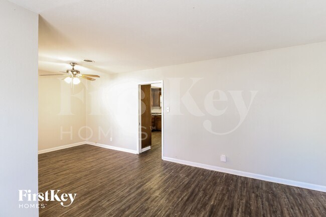 Building Photo - 3516 Revere St