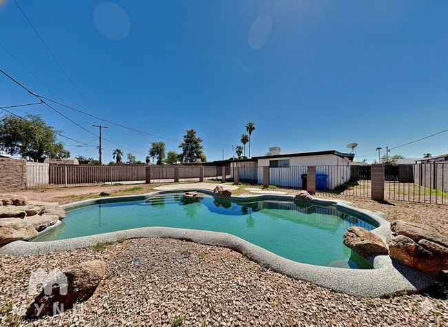 Building Photo - 3214 E Hubbell St