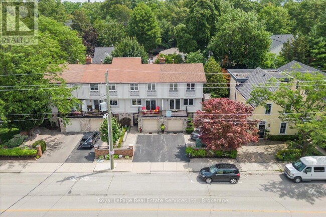 Building Photo - 310 Robinson St