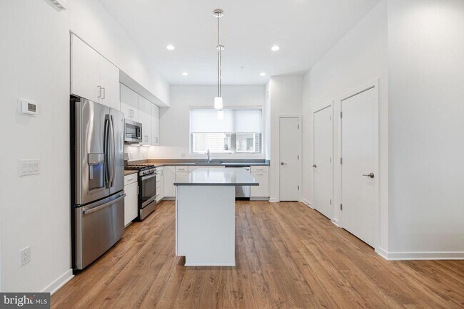Foto del edificio - 3126 Pierview Ln