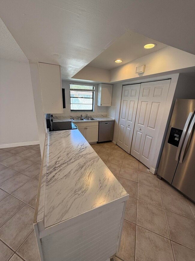 Foto del edificio - 1183 White Pine Dr