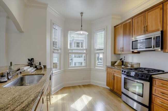 Foto del edificio - 1065 Montgomery St